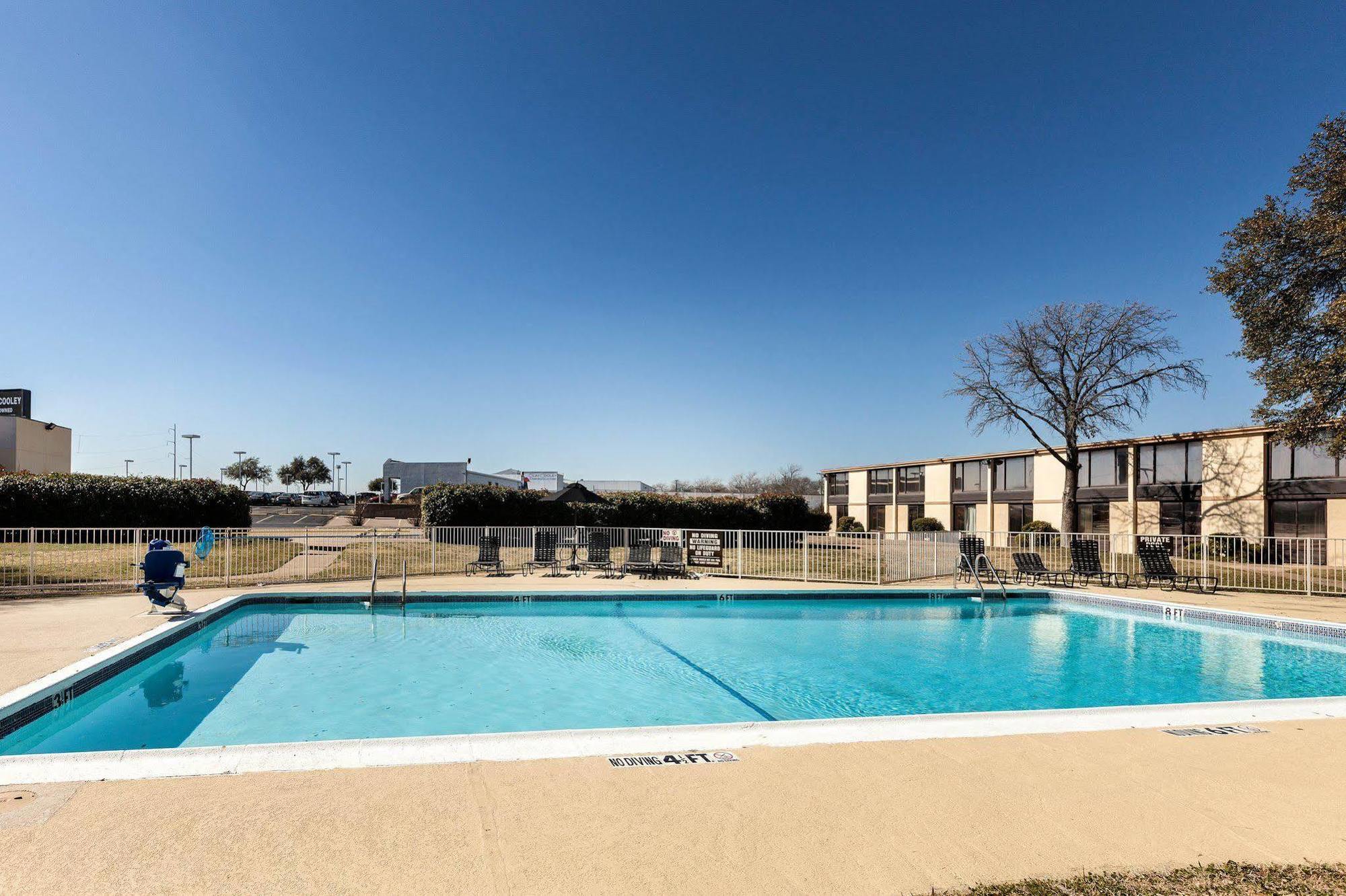 Rodeway Inn Duncanville Luaran gambar
